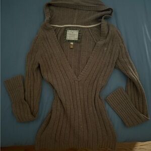 Vintage Y2K Taupe V-Neck Hooded Sweater